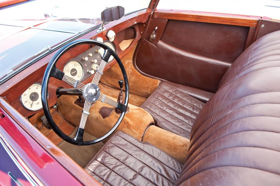 Интерьер Morgan Plus 4 Drophead Coupe 1954 года  (фото 13 из 18)